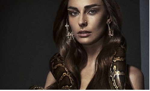 Javiera Díaz de Valdés y su foto junto a una boa: “Me masajeaba y buscaba el calor”
