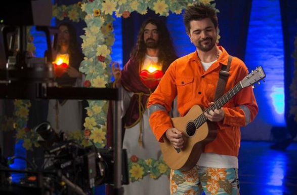 Juanes es aclamado por la crítica al estrenar nuevo sencillo