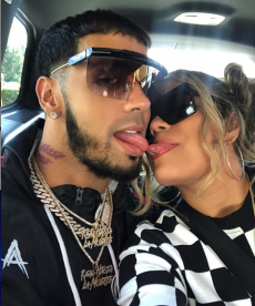 Reales hasta la muerte: Karol G defiende el criticado tatuaje de Anuel