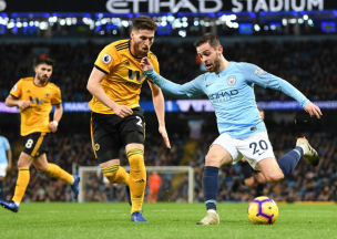 Manchester City vence cómodamente al Wolverhampton y acecha al Liverpool