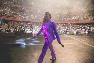 Natalia Valdebenito triunfa en el Teatro Caupolicán y continúa con su gira