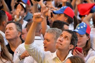 Venezuela: Guaidó llama a militares a 