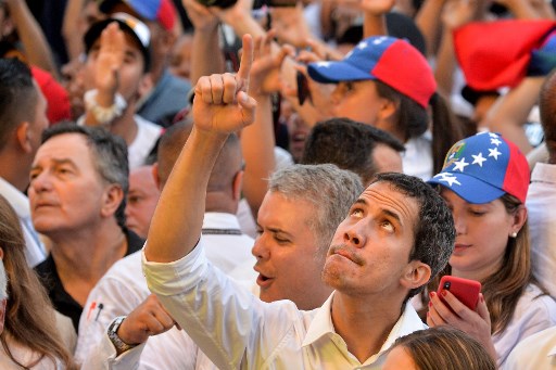 Venezuela: Guaidó llama a militares a “ponerse del lado del pueblo”