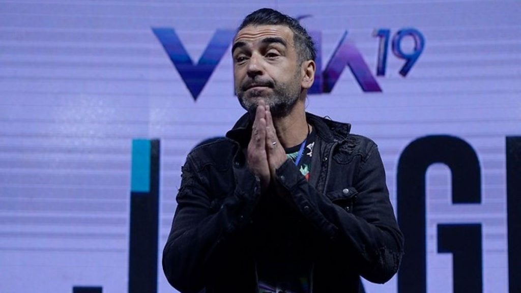 Jorge Alís se quiebra en la conferencia de prensa de Viña: “Me siento orgulloso de tener tres hijos chilenos”