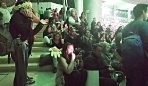 Denuncian sobreventa de entradas en Viña 2019: debieron utilizar las escaleras y vías de evacuación