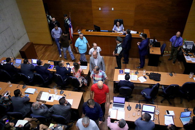 Reformalización de 33 imputados por fraude en Carabineros duraría una semana