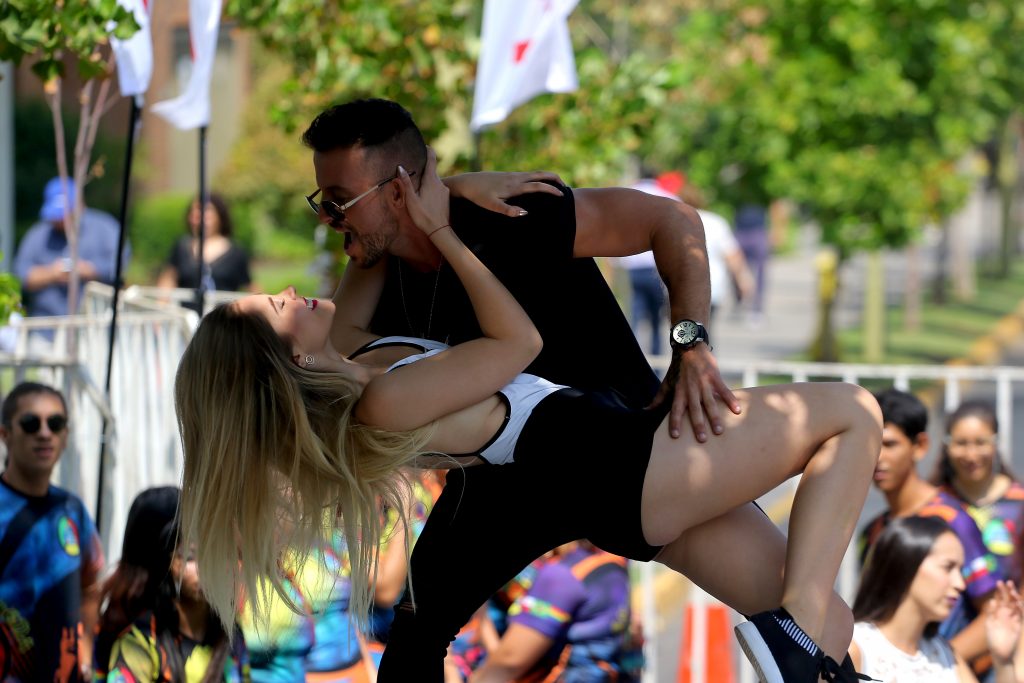 Yadranka Tomicic y Bruno Galassi presentan su candidatura a reyes de Viña con sensual baile