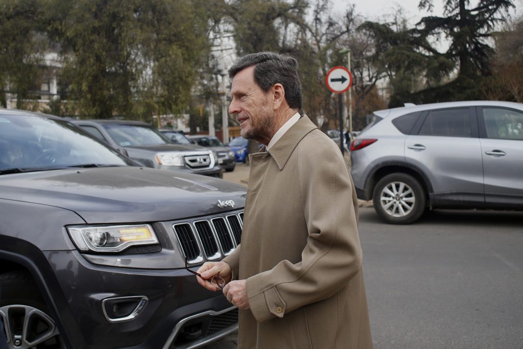 Larraín por designación de hijo: “Si alguien no necesita pitutos es Raimundo”