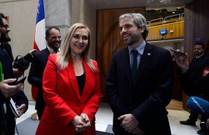 Pamela Jiles exige al ministro Blumel que haga un 