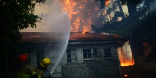50 familias evacuadas y 2 viviendas destruidas deja incendio sin control en La Araucanía