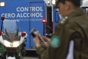 Conductor ebrio atropelló a Carabinero y pasó por sobre las barreras del peaje