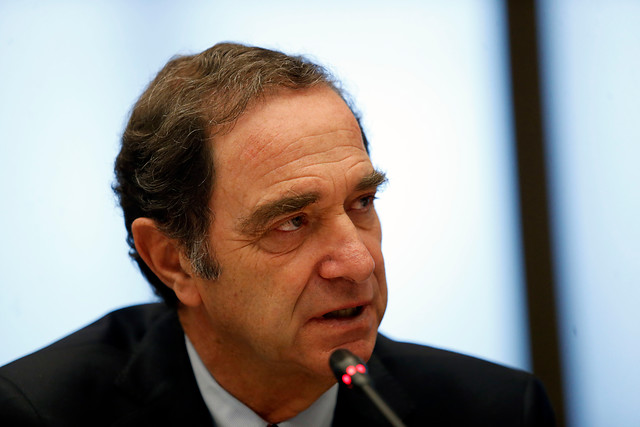 Ministro Larraín por Fuente-Alba: “Resulta muy duro cuando una autoridad de esa envergadura es sometida a proceso”