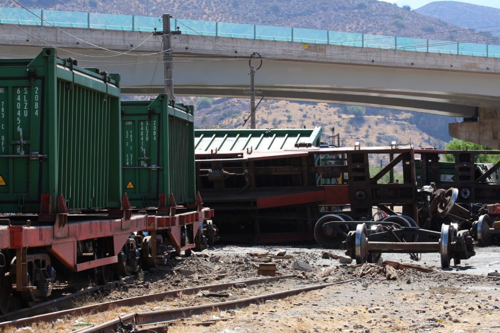 Tren descarriló en San Felipe con concentrado de cobre