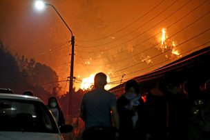 Decretan toque de queda en la provincia de Concepción por los incendios forestales