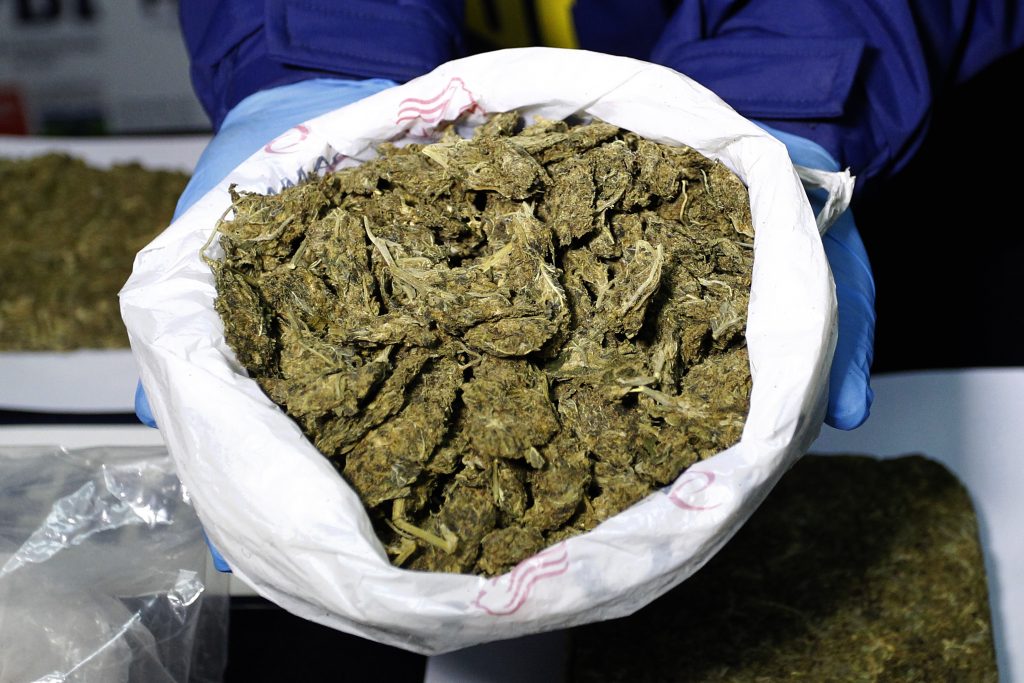 Traficantes cibernéticos ocupaban aplicaciones de smartphone para vender droga