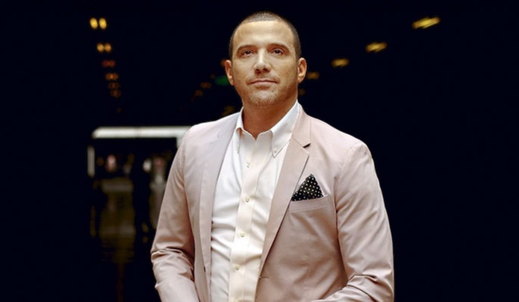 Tras éxito de “Pasapalabra”: Julian Elfelbein asciende y será rostro de nuevo programa de CHV