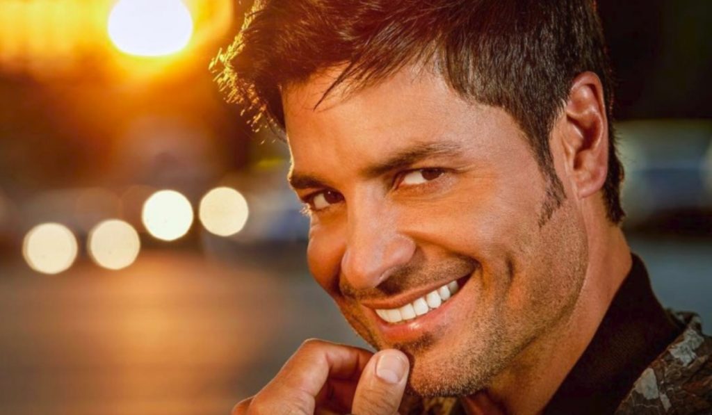 FOTO | Chayanne “impactó” con tonificado aspecto físico a sus 51 años