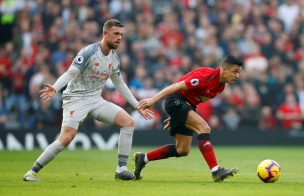 Alexis no brilló en el empate del Manchester United frente a Liverpool