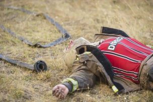 Colo Colo invita a bombero que combate los incendios en el sur a uno de sus partidos