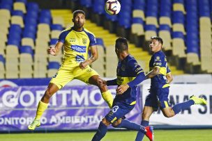 U de Concepción y Everton empatan en un deslucido partido en el Ester Rebolledo