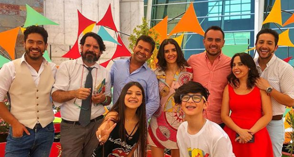 Rostro del “Muy Buenos Días” confirma breve romance con cantante de “Rojo”