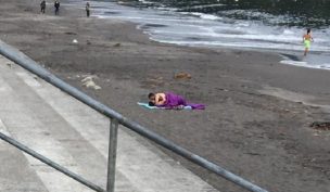 Denuncian a pareja teniendo relaciones sexuales en playa del Biobío: habían niños en el lugar