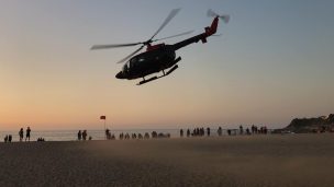 Rescatan con helicóptero a joven que se lanzó ebrio al mar y se golpeó en las rocas de Tunquén