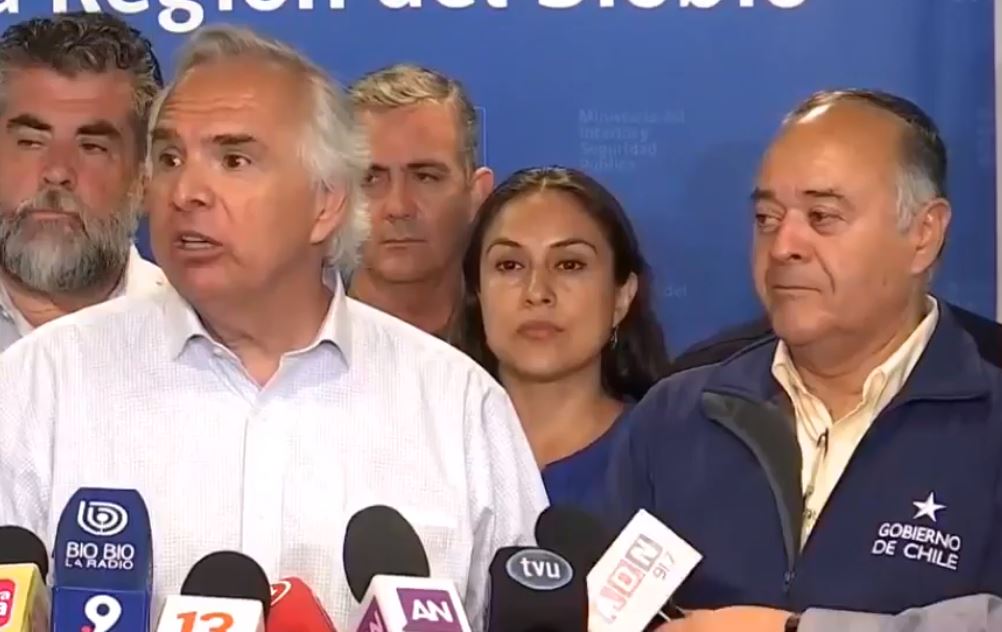 El tenso momento entre el ministro Chadwick y el intendente Ulloa: “No me digái lo que tengo que hacer”
