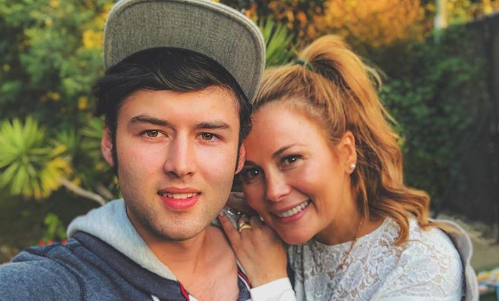 Hijo de Cathy Barriga hace una extensa defensa de su mamá: “Veo cada día como se esfuerza al máximo”