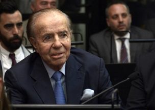 Expresidente argentino Carlos Menem es condenado a cárcel e inhabilitado de por vida a cargos públicos