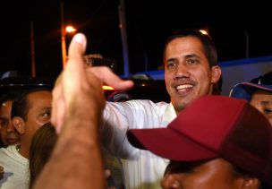 Guaidó convoca a concentraciones el lunes en Venezuela para su regreso