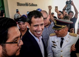 Guaidó regresa a Venezuela pese a haber violado la orden de arraigo