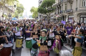 Multitud colmó el centro de Buenos Aires contra el machismo y los feminicidios