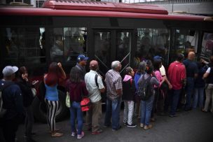 Venezolanos vuelven al trabajo tras apagón, pero las dificultades siguen