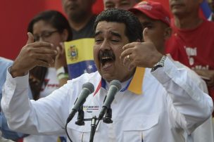 Maduro denuncia que fondos bloqueados financian terrorismo y acusa complot para asesinarlo