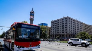 Presidente Piñera rebautizará el Transantiago con nuevo nombre y colores: se llamará