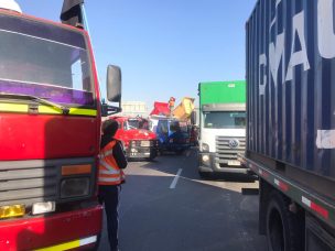 Camiones tolvas bloquearon la Ruta 68 en forma de protesta durante este viernes