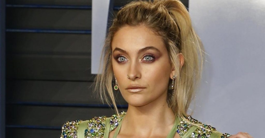 Hija del “Rey del Pop”, Paris Jackson, negó intento de suicidio y atacó a medio que la difamó