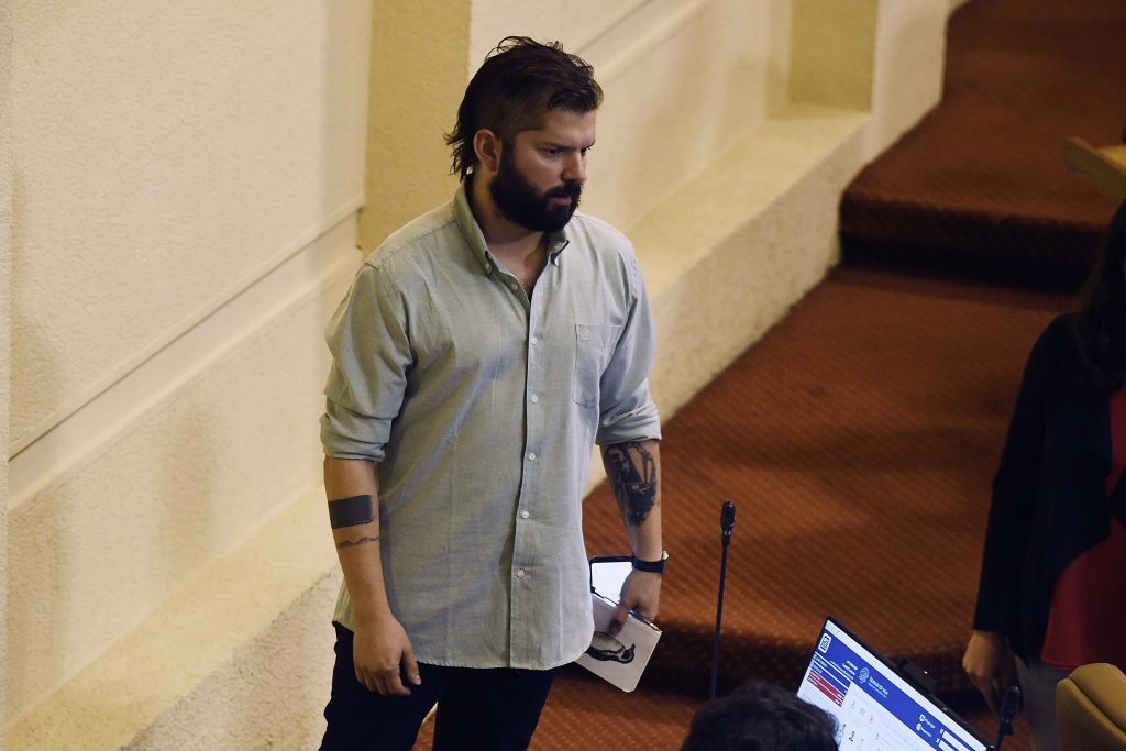 Comisión de Ética sanciona con 5% de su dieta parlamentaria a Gabriel Boric