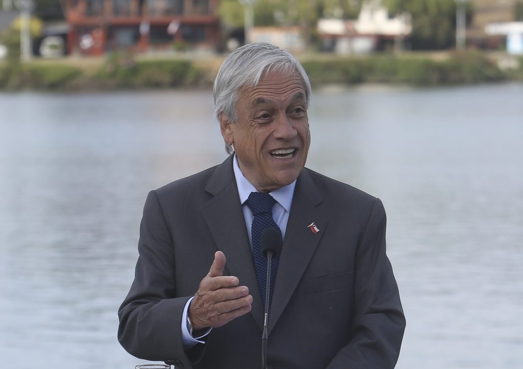 “No tiene responsabilidad”: Piñera respalda a Luis Castillo por caso Frei Montalva