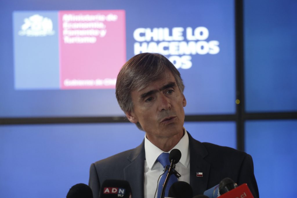 Cierre de Guante: Ministro Valente asegura que empresas “deben adaptarse a los cambios”