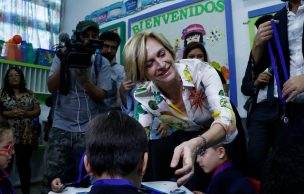 Liceo Lastarria recibió estudiantes mujeres por primera vez tras 106 años de historia