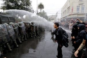 Denuncian que alumna de la PUCV resultó con fractura tras actuar de Carabineros en marcha 8M