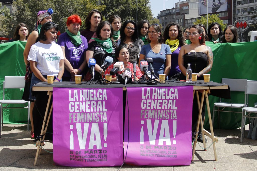 Coordinadora Feminista 8M estimó en 400 mil los asistentes a marcha feminista