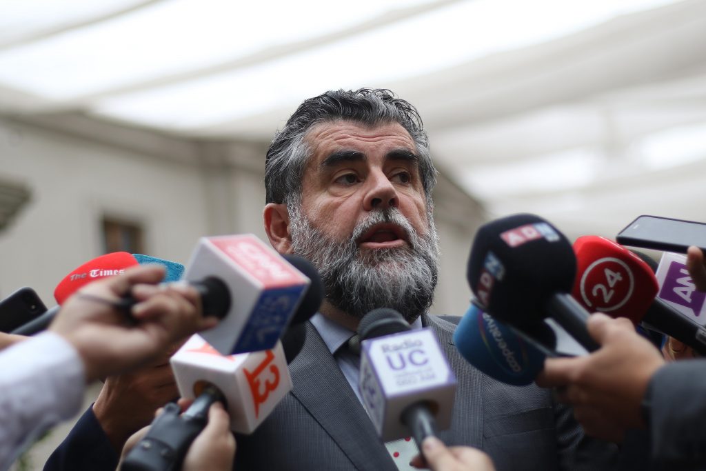 Ubilla será citado al Congreso por expulsión “arbitraria” de extranjeros