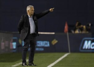 Hinchas piden la salida de Reinaldo Rueda de la selección chilena