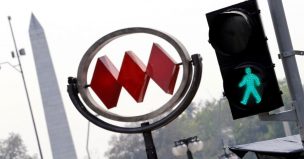 Previo al Día de la Mujer: agrupación feminista intervino y cambió nombre de estación de metro