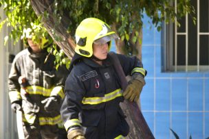 Ministerio de la Mujer y Bomberos de Santiago firman convenio contra el acoso