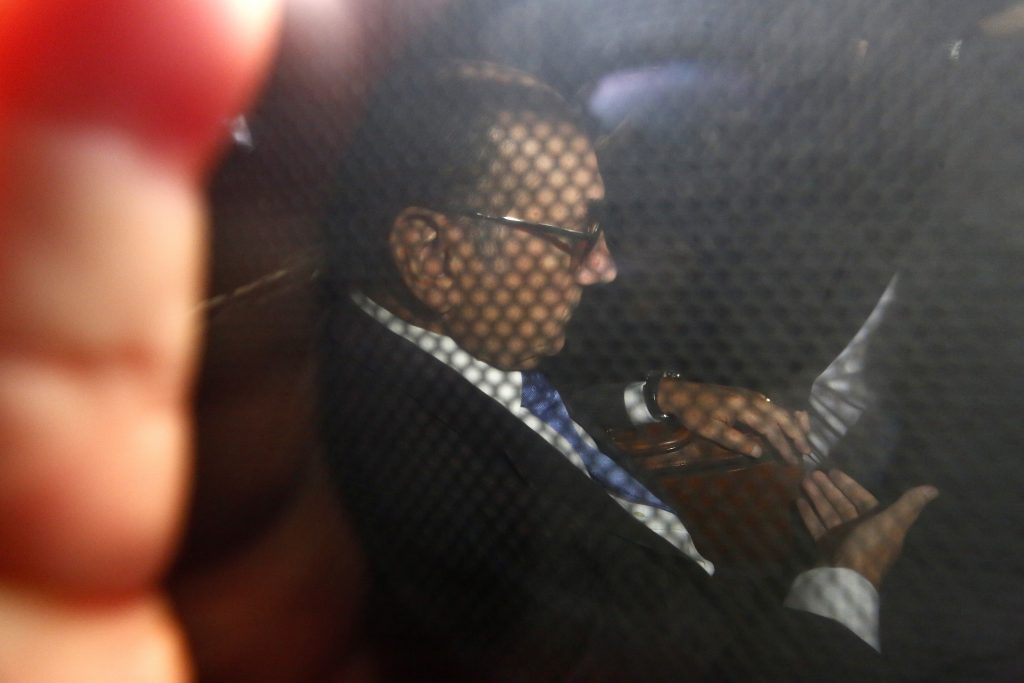 Embargan a Fuente-Alba $1.200 millones: 3 departamentos, 1 parcela y 1 Porsche