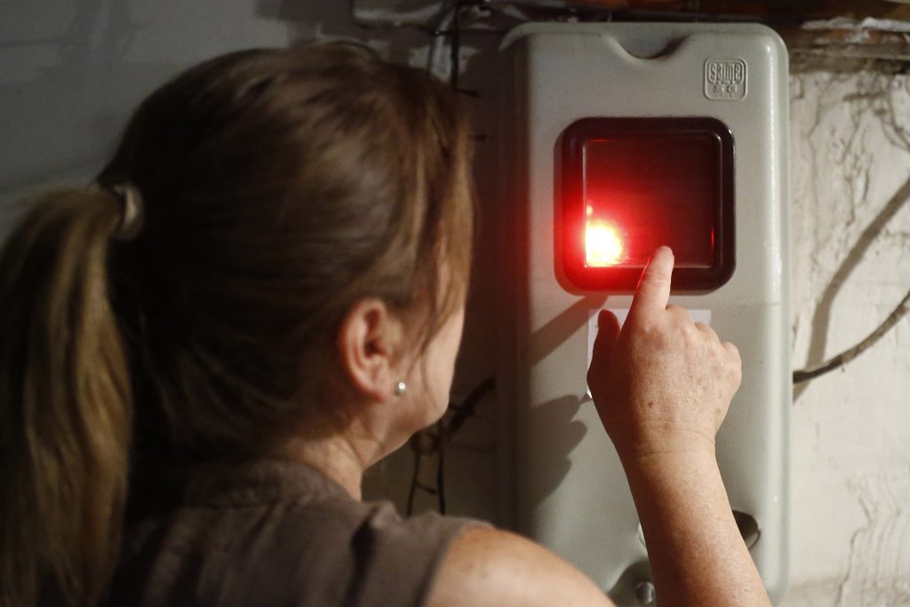 Diputado Mulet por medidores: “Le metieron un gol a Bachelet y le gusta al gobierno de Piñera”